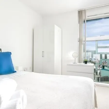 Pluxa Azure Cubic - Azure Cityview, Corporate Welcome